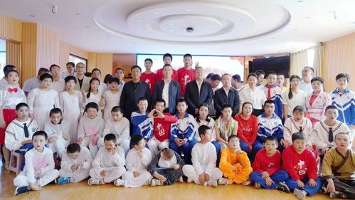 以爱之名,献礼司庆 银河基金全体员工为特教师生捐赠校服