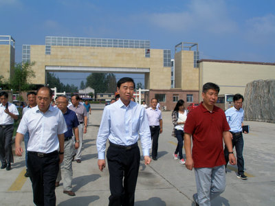 林河酒业公司董事长刘卫军到银河棉业公司调研